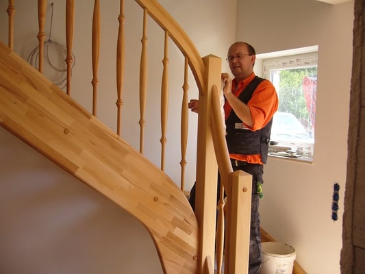 Wangentreppe Buche, bunt, "Tangstedt" (2) - Foto: KÄPPLER BauTischlerei