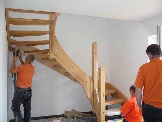 Wangentreppe Buche, bunt, "Mulsum 1" (1) - Foto: KÄPPLER BauTischlerei