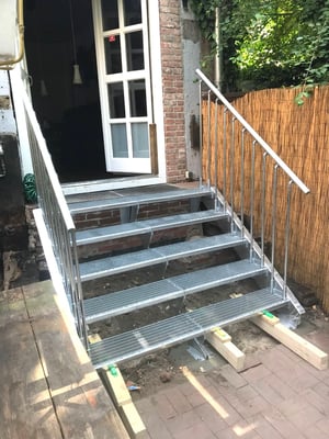 Treppe im Außenbereich "Fischmarkt" - Foto (2): KÄPPLER BauTíschlerei