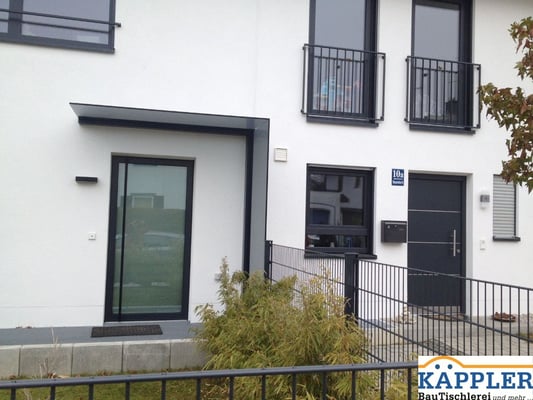 Haustürvordach KÄPPLER BauTischlerei - Foto: KÄPPLER BauTischlerei (by Pantherglas)