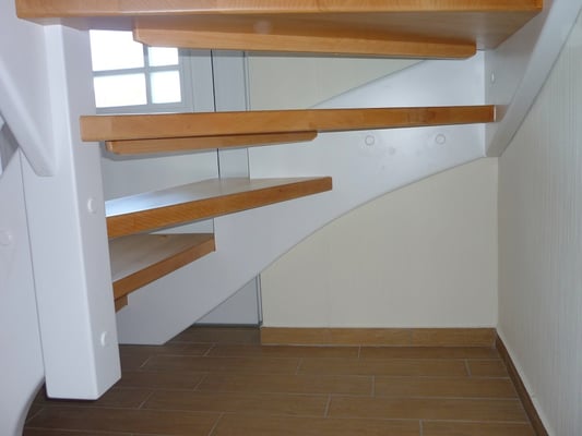 Massivholz Wangentreppe "Hemmoor" - Foto (5): KÄPPLER BauTischlerei