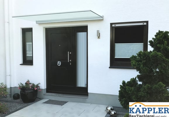 Haustürvordach KÄPPLER BauTischlerei - Foto: KÄPPLER BauTischlerei (by Pantherglas)