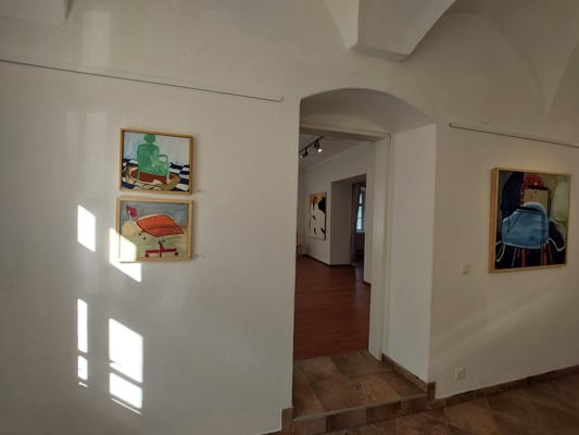 Ausstellung "Schichtungen", Eva Hradil, "Interieurbrot" und "La chica" und "Schichtungen"