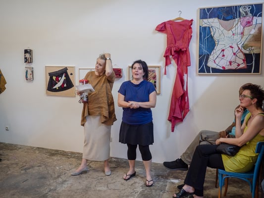 Vernissage "Charged Clothes" Foto: Kay von Aspern