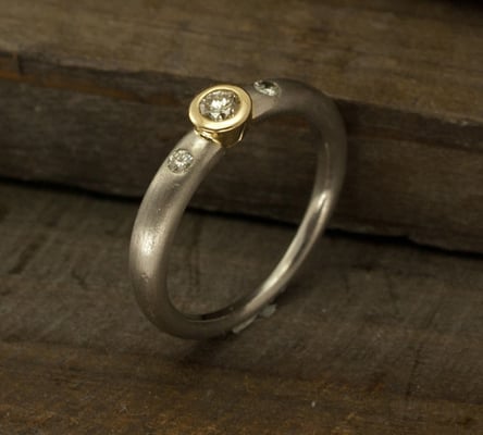 Weißgoldring mit Brillanten