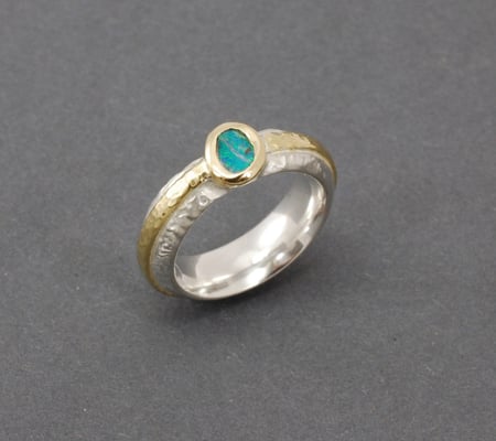 Ring mit Opal