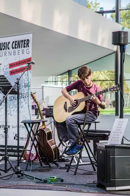 Music Secrets Schüler Live bei der Messe Nürnberg 2016 Gitarren Solo 4