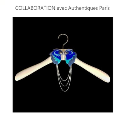 Collaboration avec la maison Authentiques Paris pour la création d'un bijou de cintre amovible (septembre 2021)