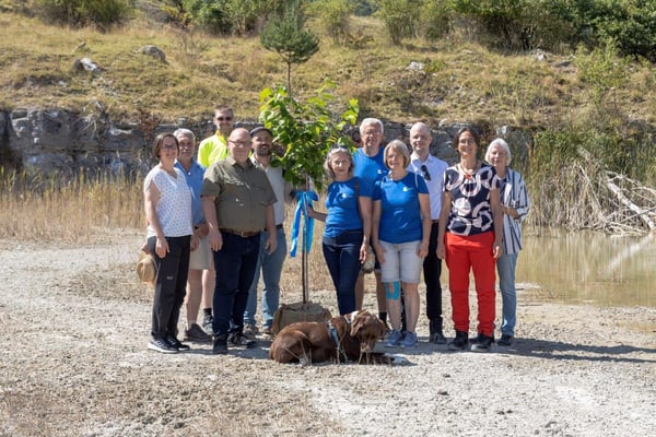20 Jahre lang hat Knauf Bereiche seines Steinbruchs bei Marktbergel (Mittelfranken) renaturiert. Am 8. August wurde dieser wertvolle Lebensraum an den Landesbund für Vogel- und Naturschutz übergeben.   ©Knauf