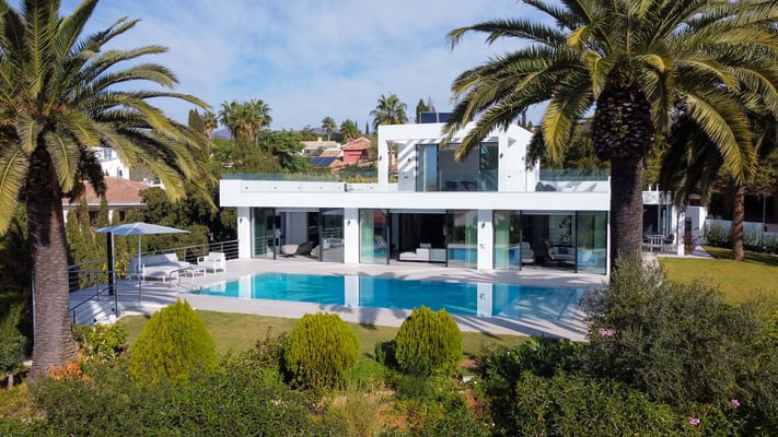 Fachada sur - Piscina