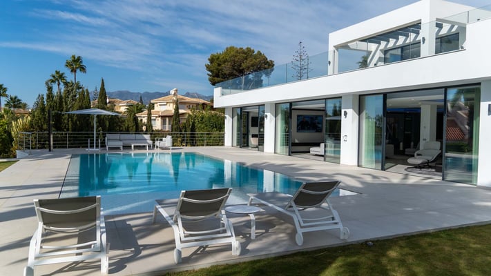 Fachada sur - Piscina