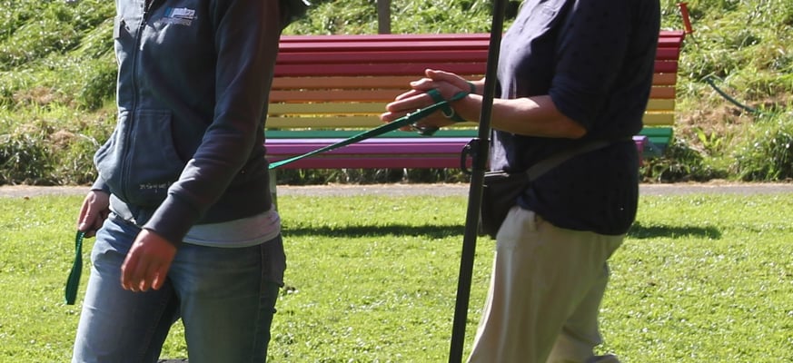 Ah, so fühlt sich das An-der-Leine-Gehen an