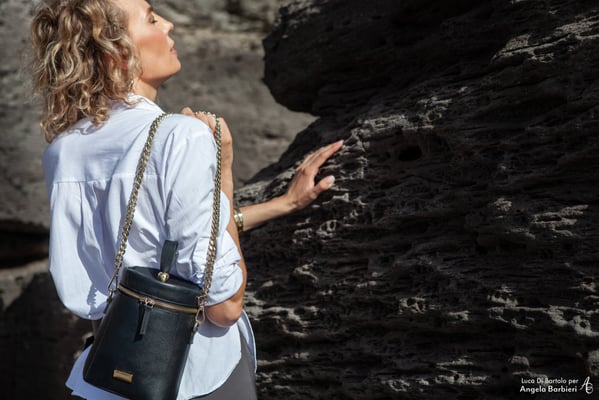 AngelaBarbieriDesign fotografia per la moda italia sardegna cinema fashion videomaker abbigliamento  borse a tracolla fotografo cagliari  stilista modella  Shooting - Pubblicità - Editoriali per brands magazines aziende