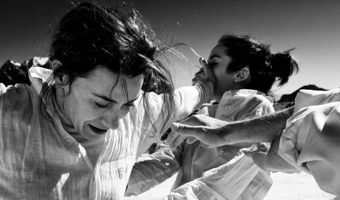 Luca Di Bartolo, architetto fotografo, videomaker Servizi fotografici e video per  architettura, fotografia industriale aziendale, commerciale e immobiliare a Cagliari e in Sardegna. Servizio fotografico e video per  matrimonio e cerimonie, moda e fashion