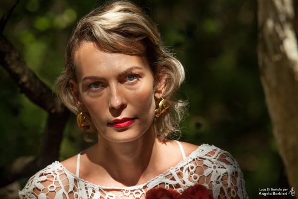 AngelaBarbieridesign fotografia per la moda italia sardegna cinema fashion videomaker abbigliamento  borse a tracolla fotografo cagliari  stilista modella 