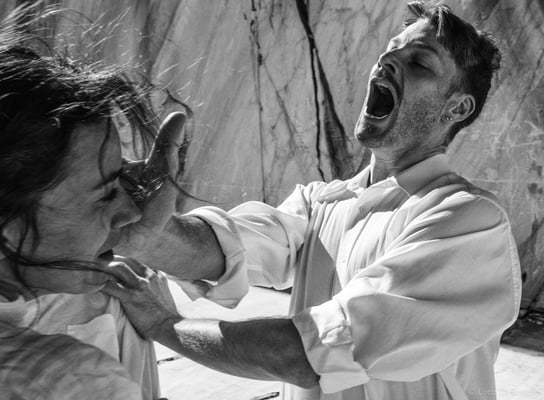 Luca Di Bartolo, architetto fotografo, videomaker Servizi fotografici e video per  architettura, fotografia industriale aziendale, commerciale e immobiliare a Cagliari e in Sardegna. Servizio fotografico e video per  matrimonio e cerimonie, moda e fashion