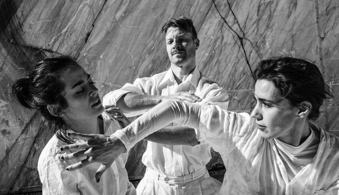 Luca Di Bartolo, architetto fotografo, videomaker Servizi fotografici e video per  architettura, fotografia industriale aziendale, commerciale e immobiliare a Cagliari e in Sardegna. Servizio fotografico e video per  matrimonio e cerimonie, moda e fashion