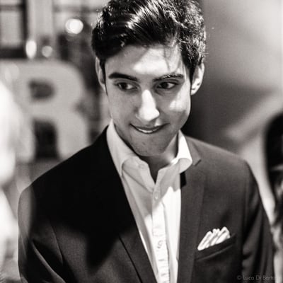 Realizzo servizi fotografici e video per feste e compleanni, diciottesimo, cerimonie, anniversari, convention aziendali, discoteche a Cagliari e Sardegna.