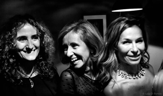 Realizzo servizi fotografici e video per feste e compleanni, diciottesimo, cerimonie, anniversari, convention aziendali, discoteche a Cagliari e Sardegna.