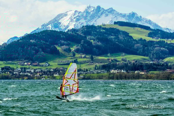 Surfer im Föhnsturm