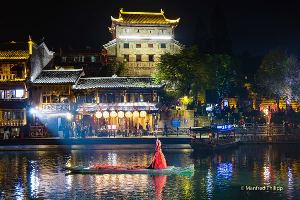 In der Nacht am Fluss in Fenghuang
