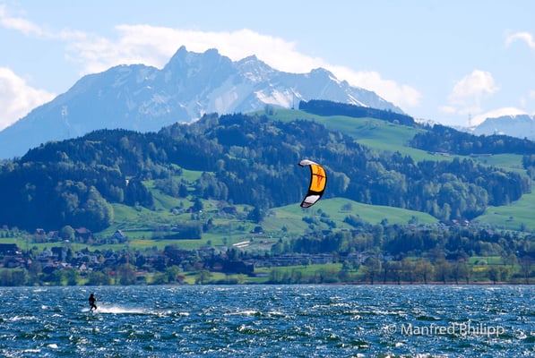 Kitesurfer auf dem Zugersee