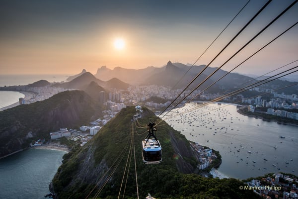 Sicht auf Rio de Janeiro bei Sonnenuntergang, Brasilien