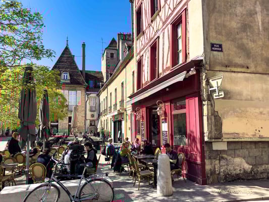Strassenszene in Dijon, Frankreich