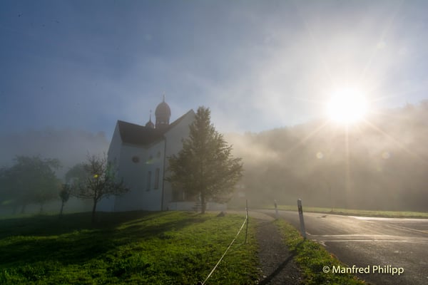 St. Verena in den letzten Nebelfetzen