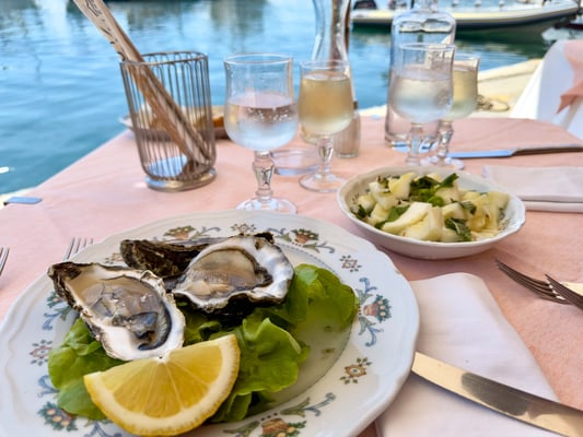 Meeresfrüchte im Hafen von Procida