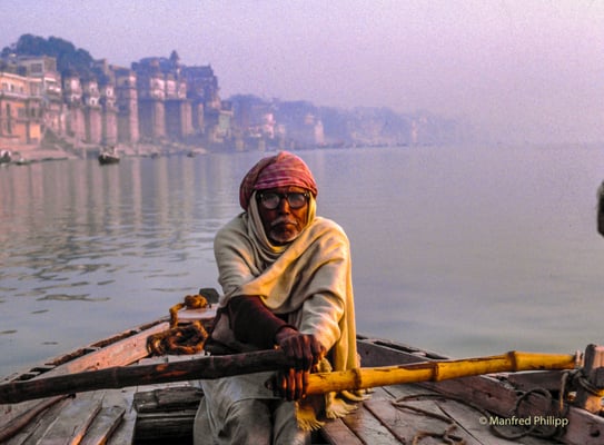 Bootsführer in Varanasi, Indien