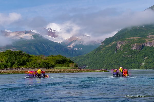 Mit den Zodiacs im Katmai National Park 