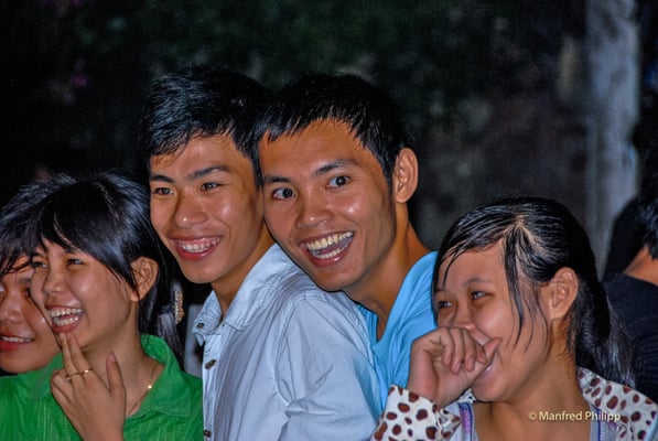 Dorfjugend am Lichterfest in Hoi An, Vietnam