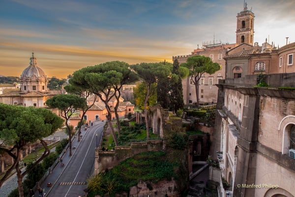Blick vom Monumento a Vittorio Emanuele II über das Forum Romanum, Rom, Italien