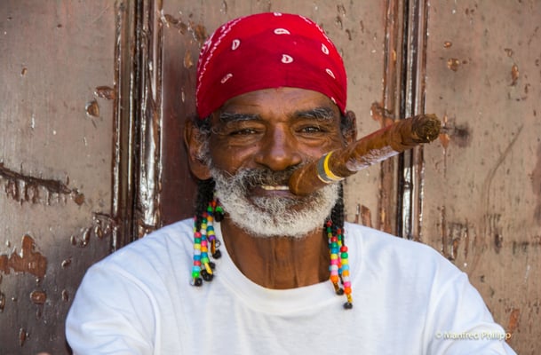 Zigarrenraucher in Havanna, Kuba