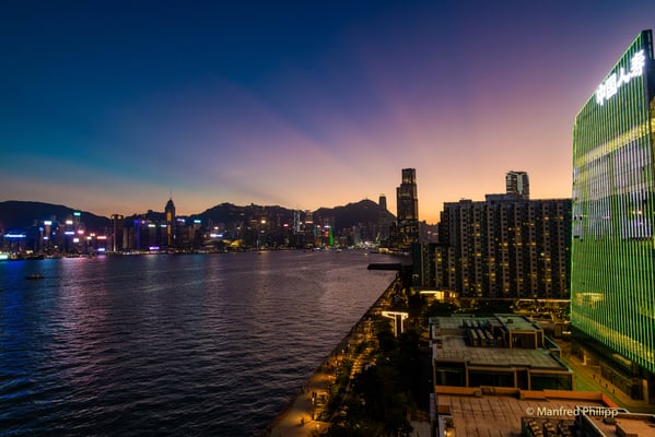 Abendstimmung beim Victoria Harbour in Hongkong