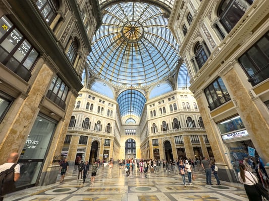 Einkaufstempel in Neapel