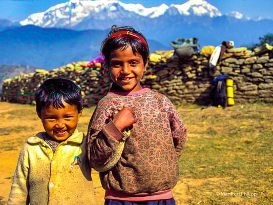 Kinder in der Gegend von Pokhara, Nepal