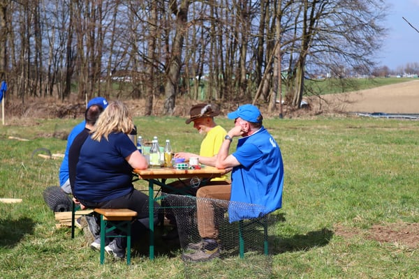 Baumpflanztag auf der Buxheimer Fläche. Foto: Ines Wendekamm