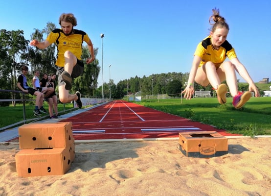 Mit individueller Technik locker über die Hürden
