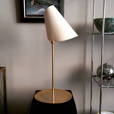 Lampada da tavolo "La lune sous le chapeau" disegnata da Man Ray per Sirrah anni '70 