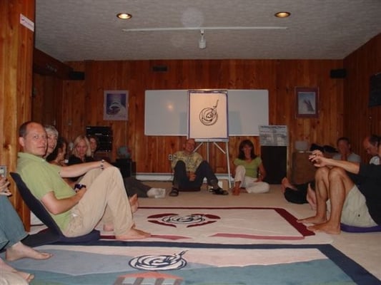 Workshop-Teilnehmer im "White Carpet Room"