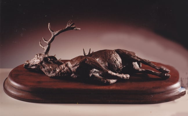 1.500 €. Venado muerto. 43x20x20 cm