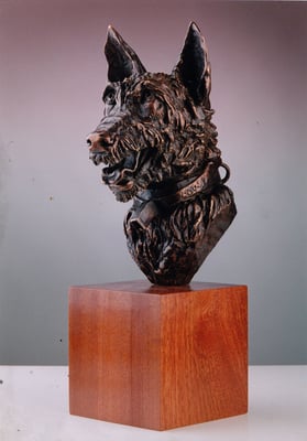 800 €. Cabeza de podenco. 25X12x15 cm