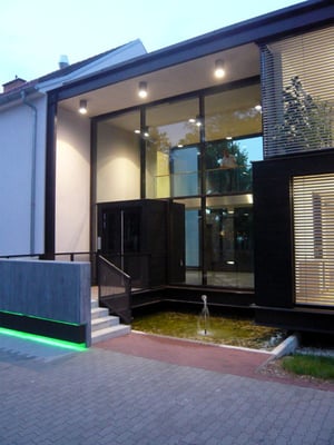 Foyer zwischen Altbau und Neubau - Foto © Knauer Architekten