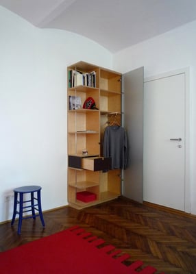 Kombischrank im geöffneten Zustand - Foto © Knauer Architekten