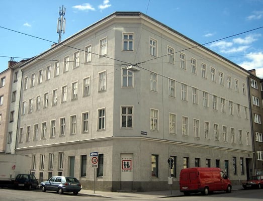 Umbau und Sanierung eines Gründerzeitwohnhauses ("Sockelsanierung") Wien-AT, 1995-1996 - Foto © Knauer Architekten