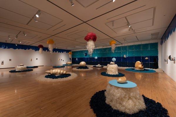 2018年 安城展  約300㎡の大型インスタレーション作品『セロ深海の不思議な生き物たち』展示風景