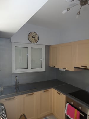 Γυάλινος πάγκος κουζίνας Ιορδανίδης Τζάμια Αργυρούπολη