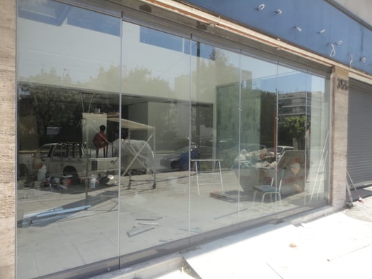 βιτρίνα καταστήματος ιορδανίδης αργυρούπολη,ηλιούπολη,αθήνα κέντρο Αθήνας